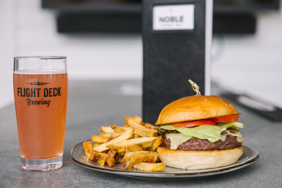 BrunswickHTL's tweet photo. Lunch Special Fall Lunch BOGO:  Monday - Friday Buy one entree get one half off!
#brunswickhotel #brunswickme #haycreekhotels #visitmaine #mainething https://t.co/Z5eMJIpsY9