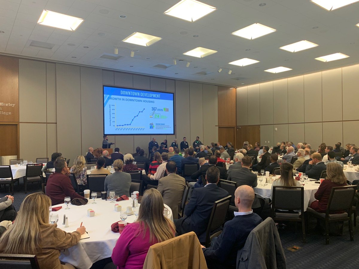 I_7075's tweet photo. Massive turnout this morning for our panel discussion with local entrepreneurs and advocates on how we can help boost local talent retention and attraction. Thank you all for contributing to help make the Miami Valley a great place to be. https://t.co/WQqQppe7ww
