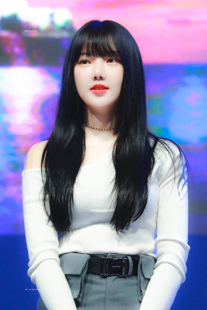 archiveyeochin's tweet photo. ೋ 191017  •  © _yellowrin
#여자친구 #예린 https://t.co/06H1e8uO0f