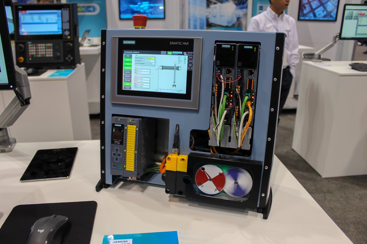 BernardandCo's tweet image. Photos from the #Siemens booth at @FabtechExpo. #SINUMERIK #motioncontroller
facebook.com/pg/BernardnCom…