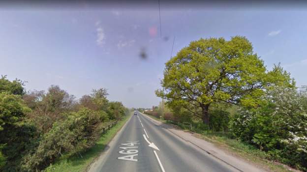 BBCLookNorth's tweet image. Man, 71, dies after his crashes into a tree near Doncaster: bbc.in/32M7PO9