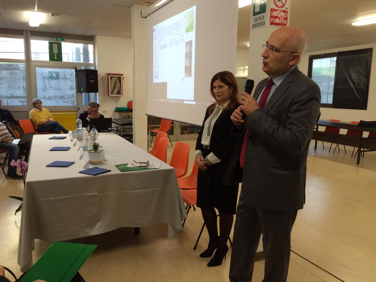 provpzresilient's tweet photo. L'intervento del Sindaco di Melfi @LivioValvano. L'Efficienza Energetica come tassello di una più ampia strategia di #SviluppoSostenibile che guardi a #DRR e a #Clima come requisiti di base. Il #coinvolgimento delle #comunità scolastiche e dei giovani come veicolo del cambiamento https://t.co/ZA7rsNuTw3