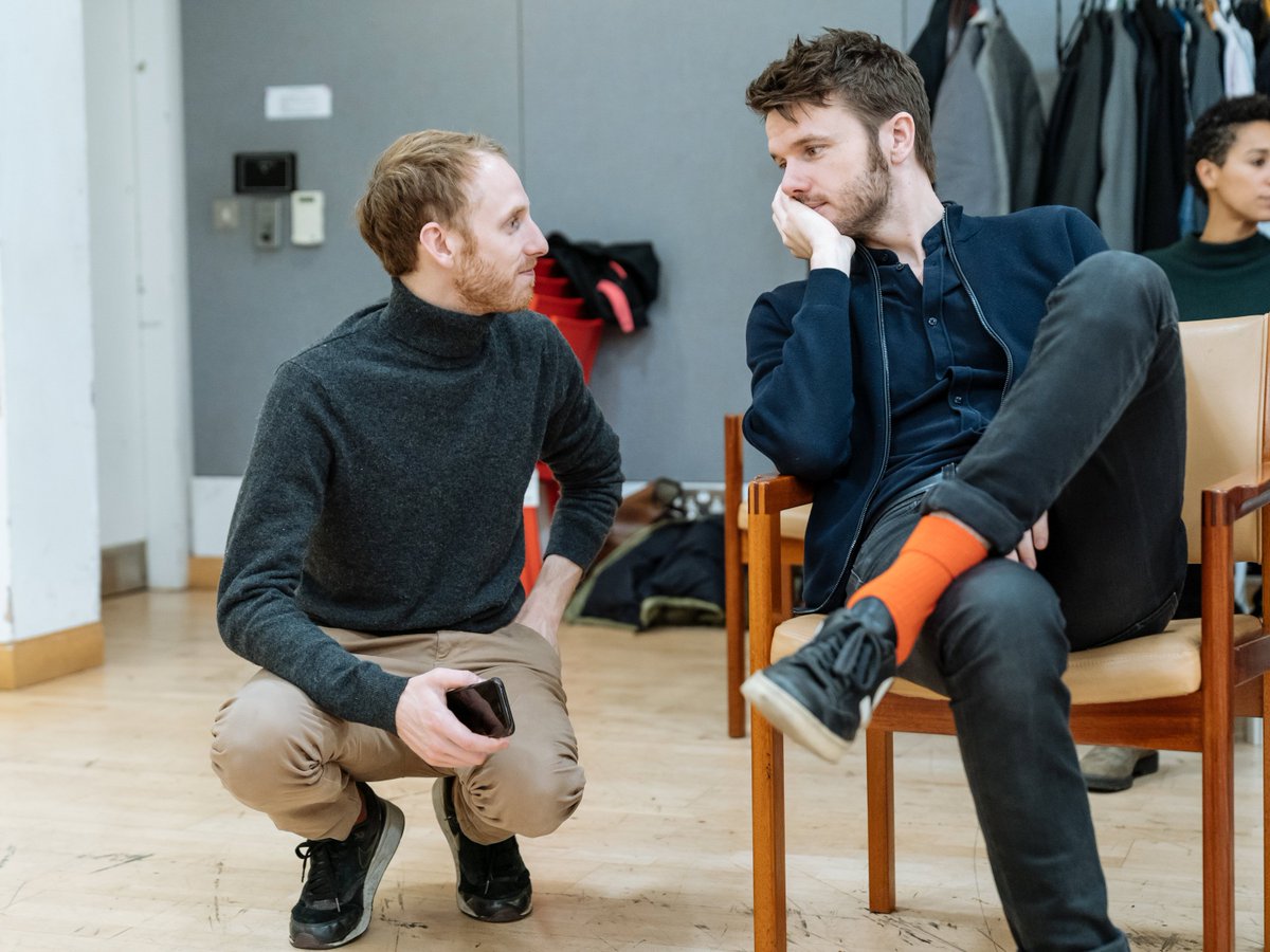 Hamps_Theatre's tweet photo. Just 2 WEEKS until @tommortonsmith's gripping Cold War thriller #HTRavens opens on the Main Stage🙌 

'Check'-in with the brilliant team in rehearsals with these gorgeous new production pics♟️📸 

See the full gallery and book now👇
https://t.co/pIzbeDQQdl https://t.co/4QEai6TvHt