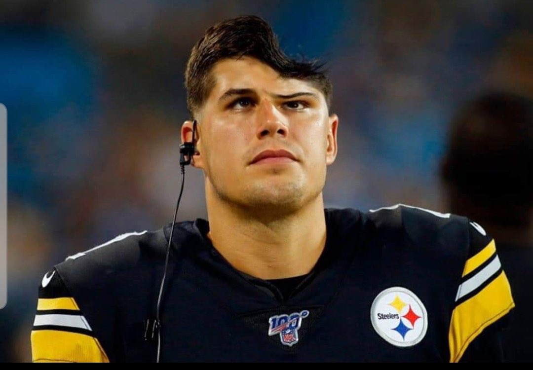 JX♬ on Twitter: &quot;What&#39;d Mason Rudolph get besides a dent in his head?… &quot;