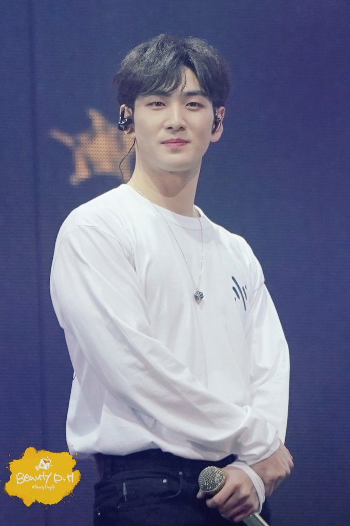 BeautyDongHo's tweet photo. #191115 #뉴이스트 #강동호 #백호 #NUEST 
#DONGHO #BAEKHO #프리뷰

네가 웃고있는 모습에 나도 웃고있음 된거지.

Logo crop금지🚫 https://t.co/SZP1MIBxDp