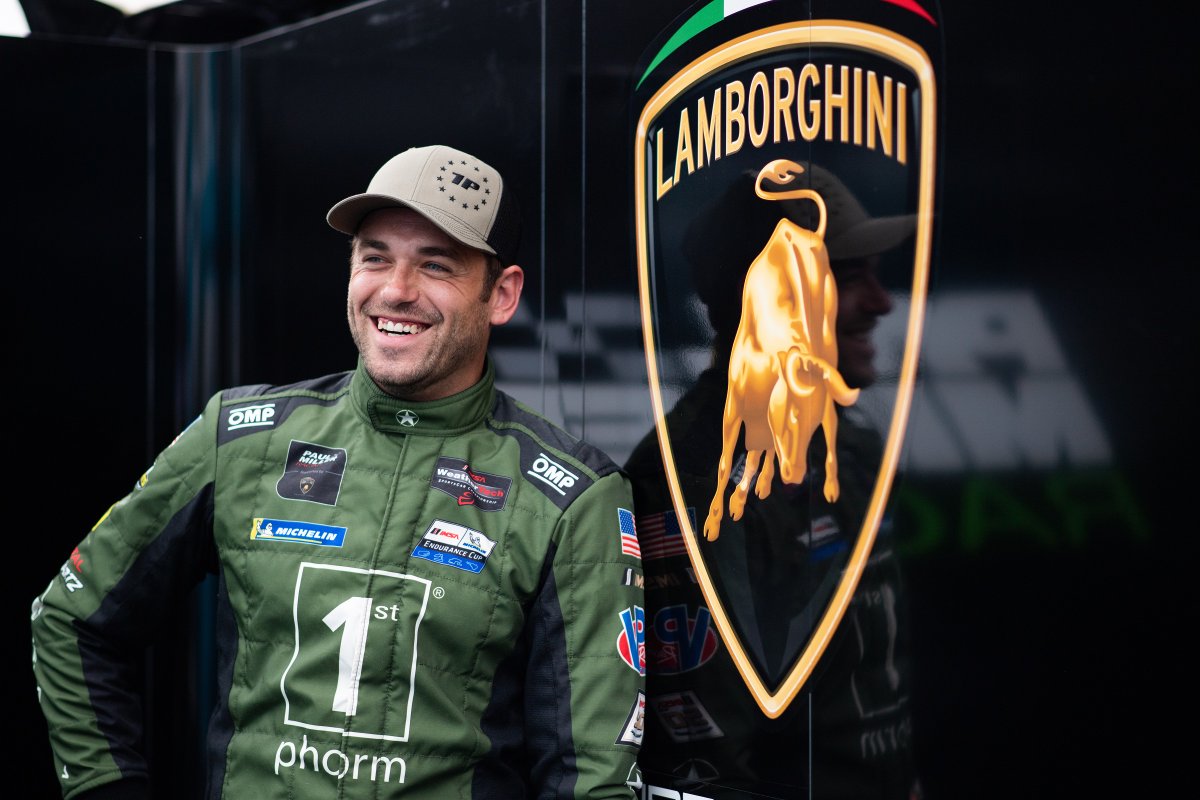ForzaRC's tweet photo. Joining our expert casting team on stage at the LAN Finals, please welcome special guest, @Lamborghini Development Driver @CoreyLewis39!

#ForzaRC https://t.co/TegP0aZ9do