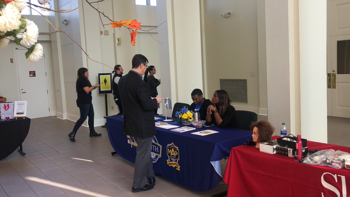 MSCS_CCTE's tweet image. @basicallybarker signing up with @OYSMemphis for #MPLOY 😊