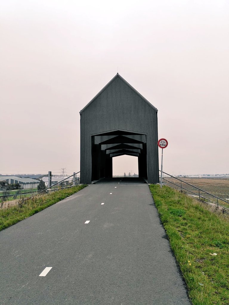 basvanderpol's tweet photo. Vakjury #RAP010 bezoekt vandaag alle 10 door hen geselecteerde projecten voor de Rotterdam Architectuurprijs 2019. Op 18 december is bekend welke ontwerper, bouwer en opdrachtgever samen geeerd worden https://t.co/o5xC4xVbAi https://t.co/SoAwZ02IP3