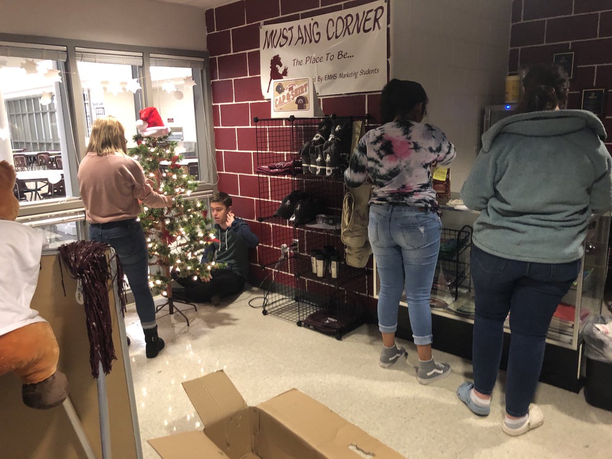 Entrepreneurship class is working hard on their social responsibilities today!  The Angel Tree is up and ready for adoption!! ⁦<a href="/EMHSMustangs/">Eastern Montgomery High School</a>⁩ ⁦<a href="/mcps_va/">MCPS</a>⁩