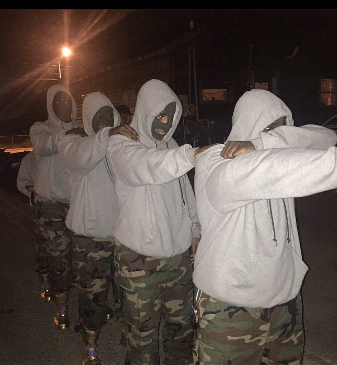 ThatHaitianQue's tweet image. Man these two years flew by so quick but every minute with these dudes made it special. Wish me and my Line Brothers a Happy Queversary💜 #2years #Alifetimetogo