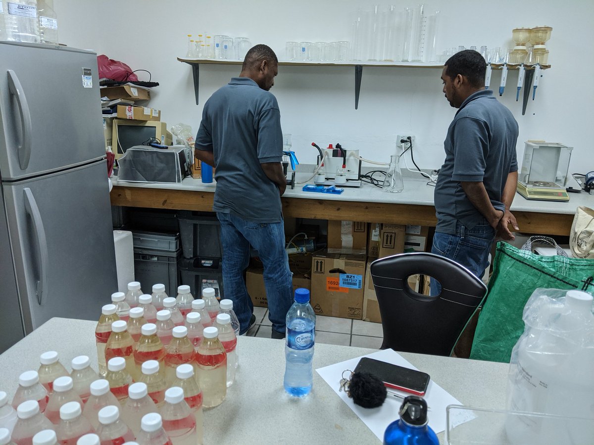 #BZSDG: Filtering in action, at the <a href="/CZMAIBelize/">Coastal Zone Management Authority & Institute BZ</a> water quality lab. 🔬🧪