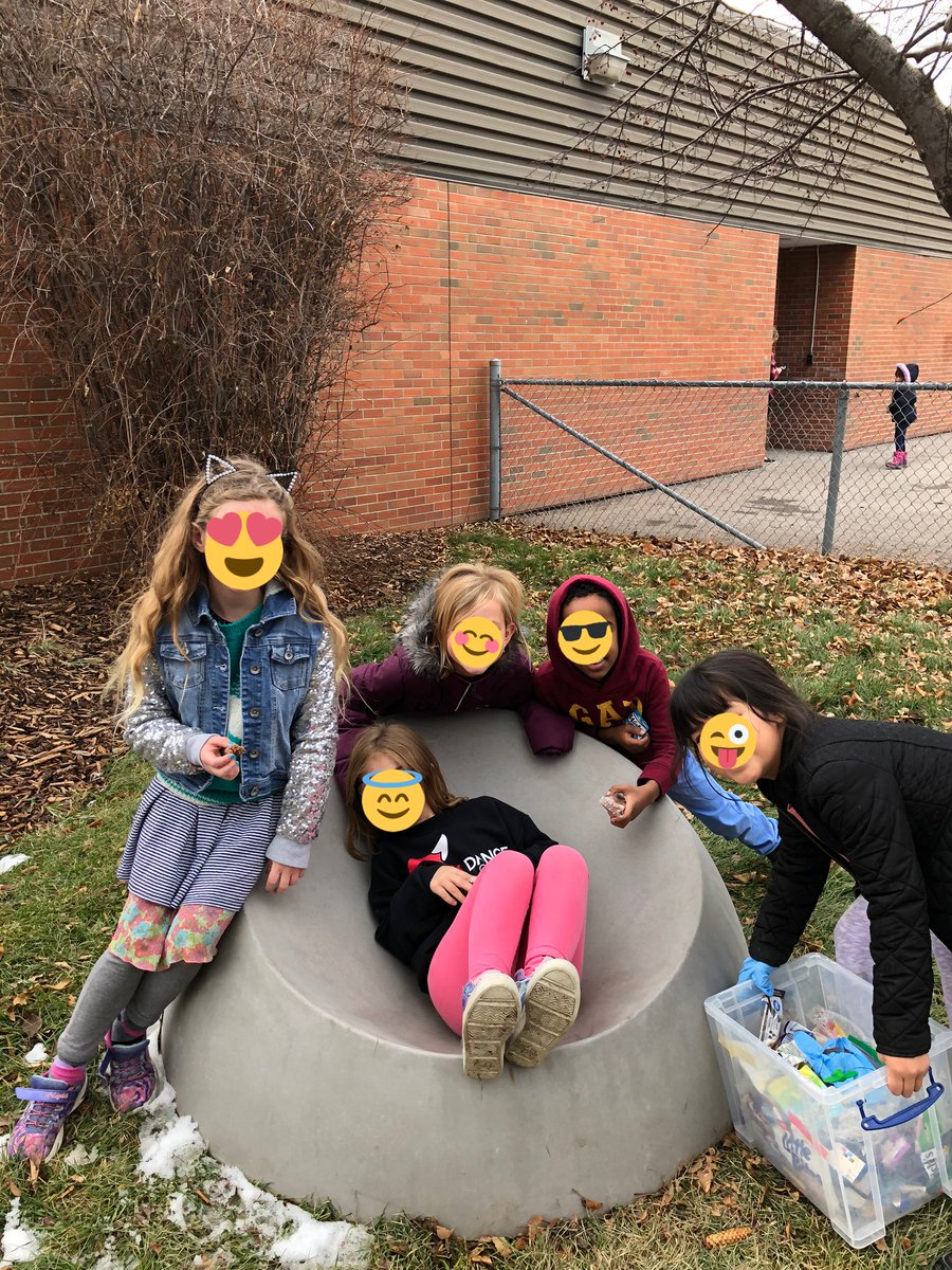 bnb_rm_4's tweet photo. Fun in the outdoor learning centre! Big thanks to 2Stone Designer Concrete for these AWESOME Luna chairs. https://t.co/ccYnx8nm04
