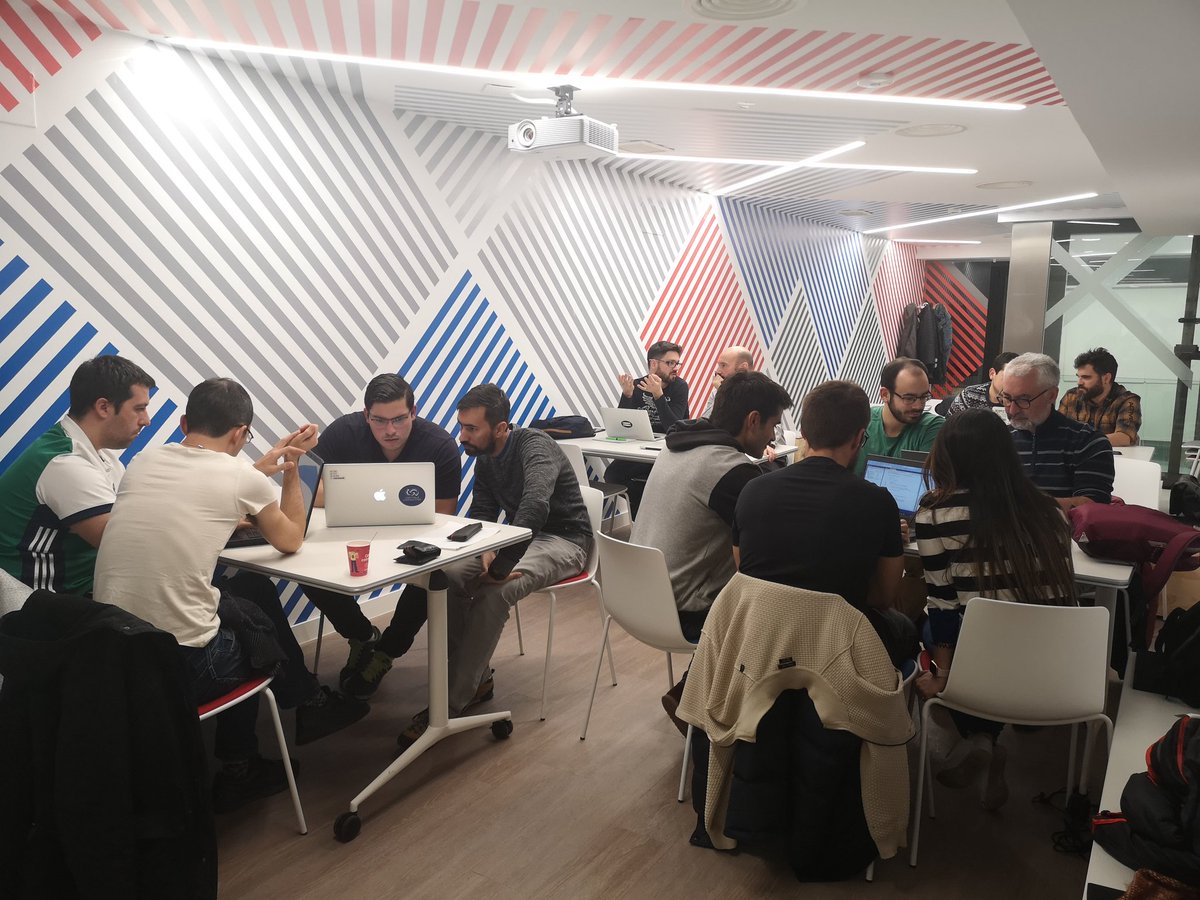 Laura_Morillo's tweet image. Me lo estoy pasando como una enana facilitando el #gdcr19 #coderetreat con la comunidad de @AgileAragon 😁