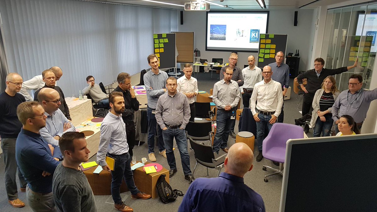 thomas_dettling's tweet photo. ◼ Heute haben wir den ersten Workshop zur Digitalen #Transformation als neue @Siemens_Energy Kollegen  umgesetzt. Segment CEO/CFO u der Führungkreis haben uns eingeladen im Business zu hospitieren, um schnell durchstarten zu können.
So geht #lernen heute.
#HJuergensen #RTheobald https://t.co/SeKwiC9Q78