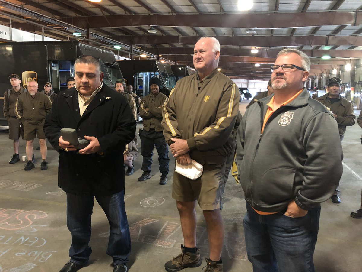 Red river please help me wish Dennis Rowald a very happy retirement. Dennis provided 33.67 years of service as well as a circle of honor inductee. It was a pleasure to have worked with you and you will be missed. <a href="/LauraKuykendal3/">Laura Kuykendall</a> <a href="/RedRiverUPSers/">Red River UPSers</a> <a href="/Capital_UPSers/">Francine Quintero</a> @RRWestOps