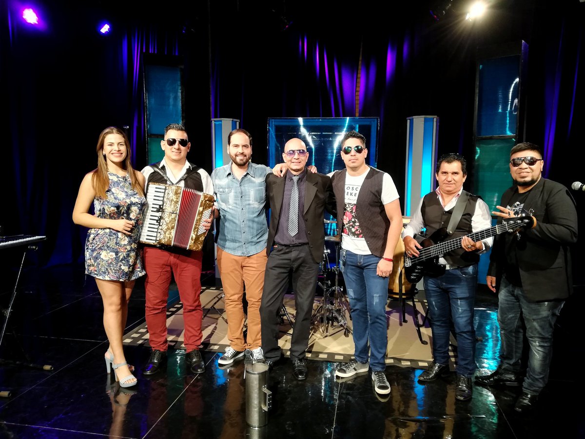 aldiamastv's tweet photo. 📣Cerramos la semana con música a todo ritmo 💃🕺
Gracias Agrupación Cariño por hacer un viernes de fiesta en Al día 🎶 🎉🎉 https://t.co/uFBFRGd4UI