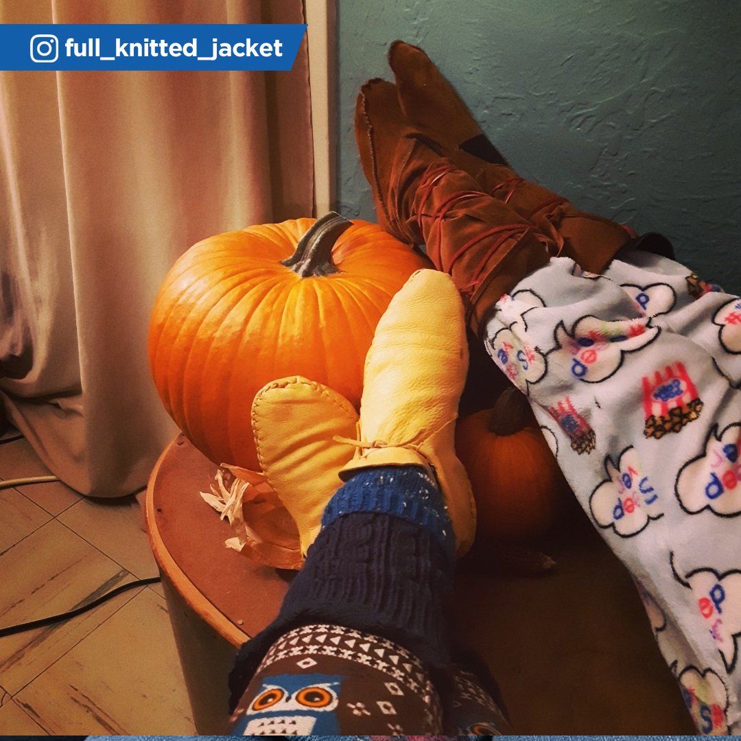 APTNNews's tweet image. This week people have been sharing shots of their moccasins online.

#RockYourMocs began in 2011 as a fun way to unify Native American, Aboriginal, First Nations, Alaskan Native and Indigenous Peoples, according to the campaign’s Facebook page.