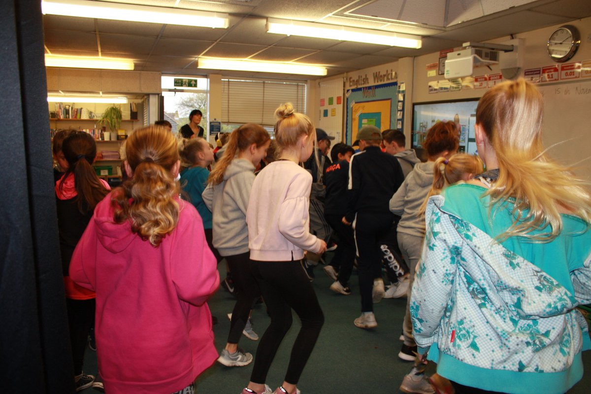 StJemsCEC's tweet photo. We had a great time today taking part in #BigMorningMove  for @BBCCiN. The whole school thoroughly enjoyed their morning workout! https://t.co/90uMFa8EbM