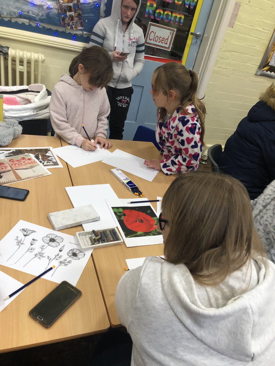 caradogprimary's tweet image. More photos from our Exhibition! Some amazing poppy art work produced! #fallenfields