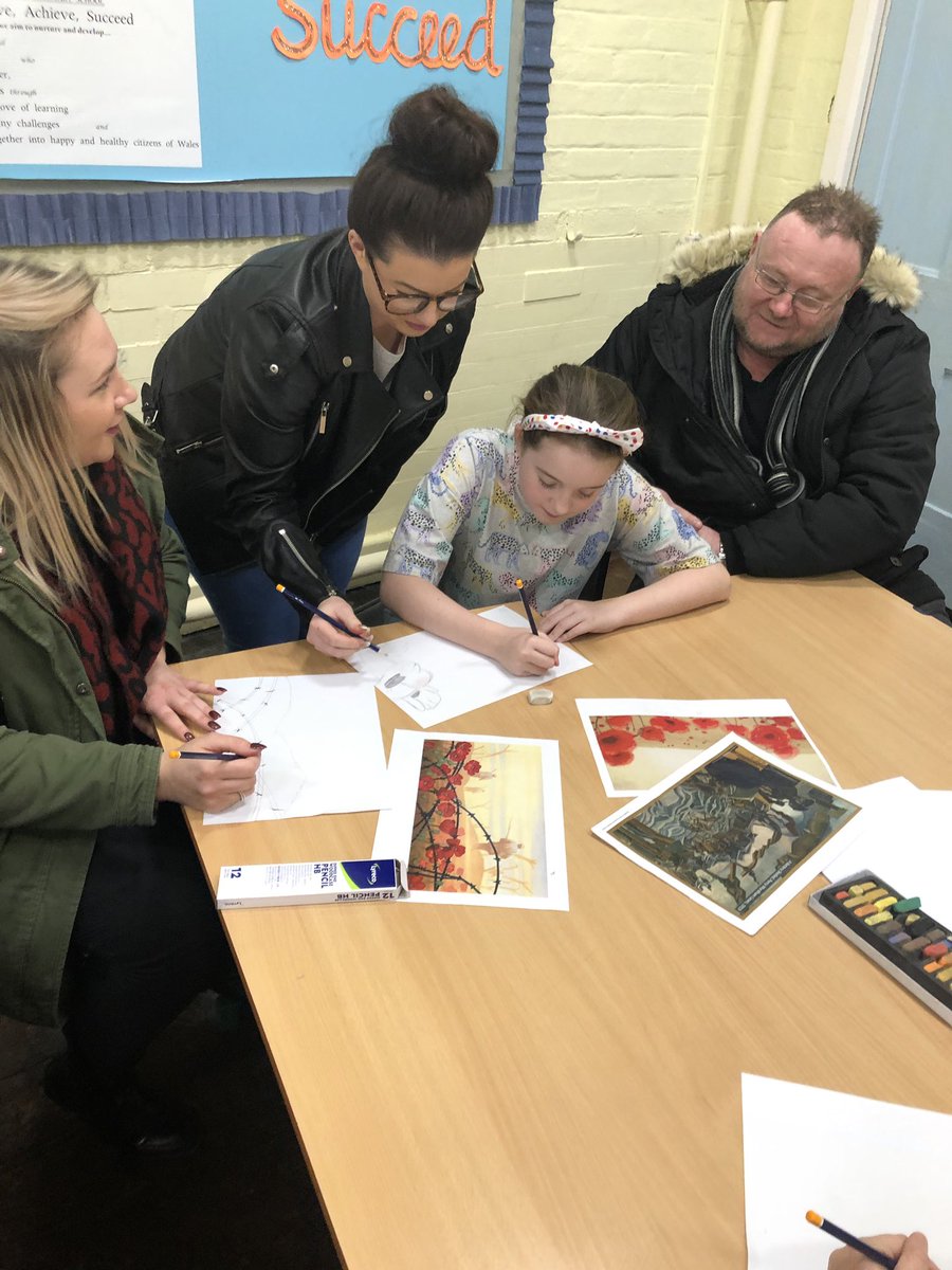 caradogprimary's tweet image. More photos from our Exhibition! Some amazing poppy art work produced! #fallenfields