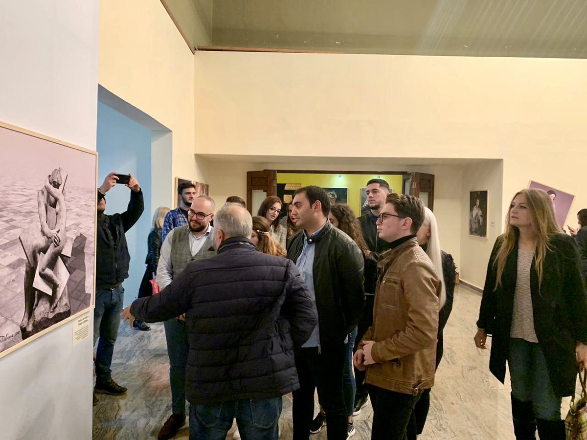 BelindKellici's tweet photo. Sebashku me disa studente ekselente patem privilegjin qe te vizitonim ekspoziten e piktorit Avni Delvina me titull: Notre Drame de Tiran. Teatri Kombetar me i bukur se kurre tashme, plot jete e gjalleri.
#Shqiperiasieuropa
#FRPD #GRUD https://t.co/igRK0K61eQ