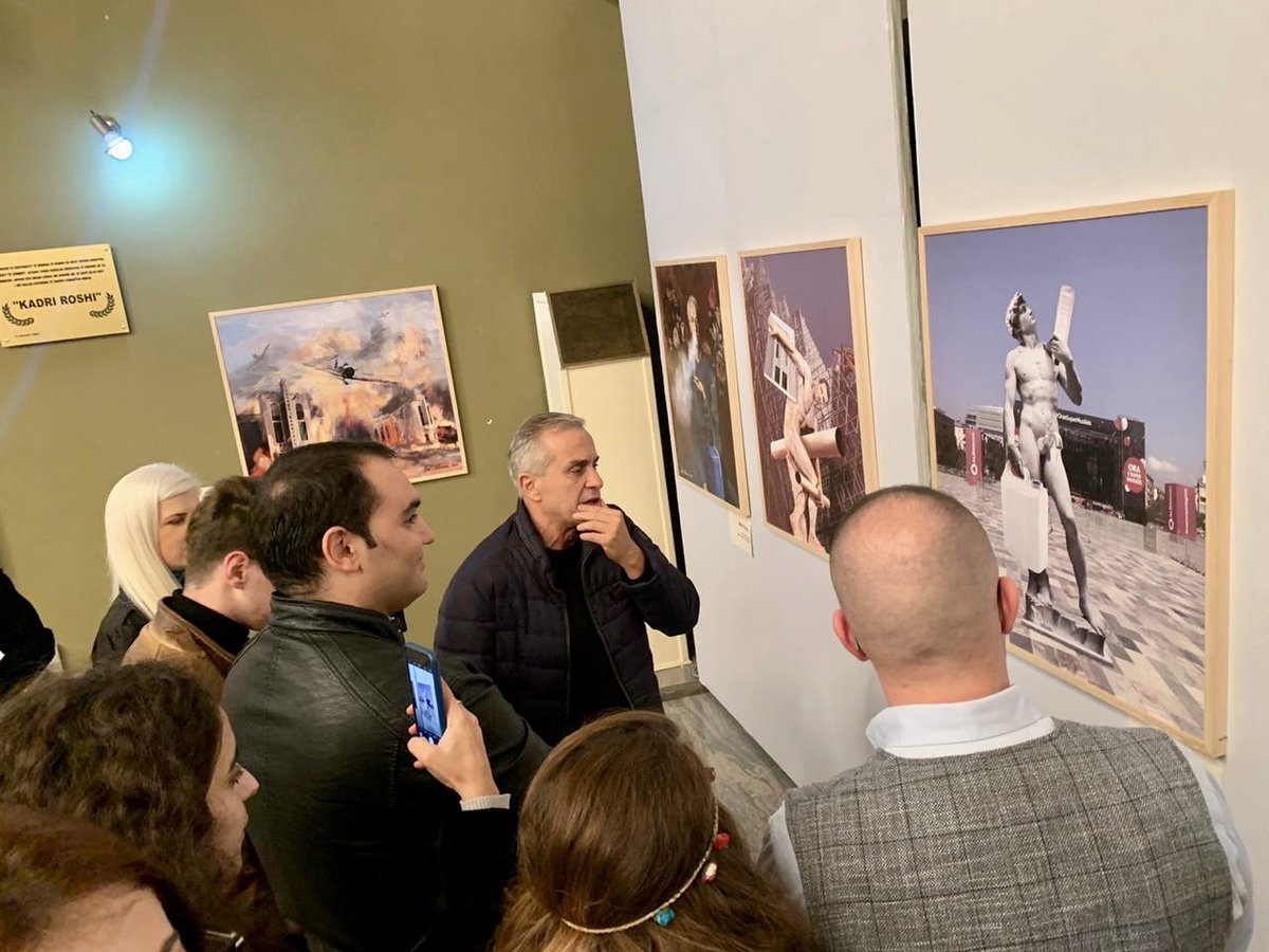 BelindKellici's tweet photo. Sebashku me disa studente ekselente patem privilegjin qe te vizitonim ekspoziten e piktorit Avni Delvina me titull: Notre Drame de Tiran. Teatri Kombetar me i bukur se kurre tashme, plot jete e gjalleri.
#Shqiperiasieuropa
#FRPD #GRUD https://t.co/igRK0K61eQ