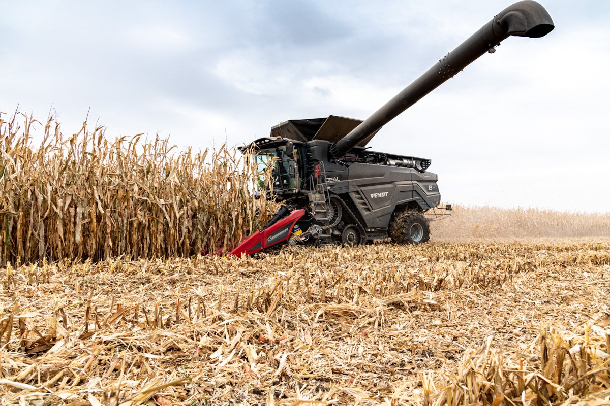 rthul's tweet photo. A few pictures of harvest from my recent trip to Illinois of Geringhoff heads getting it done in the cornfields. https://t.co/x1Qj4qhIMH