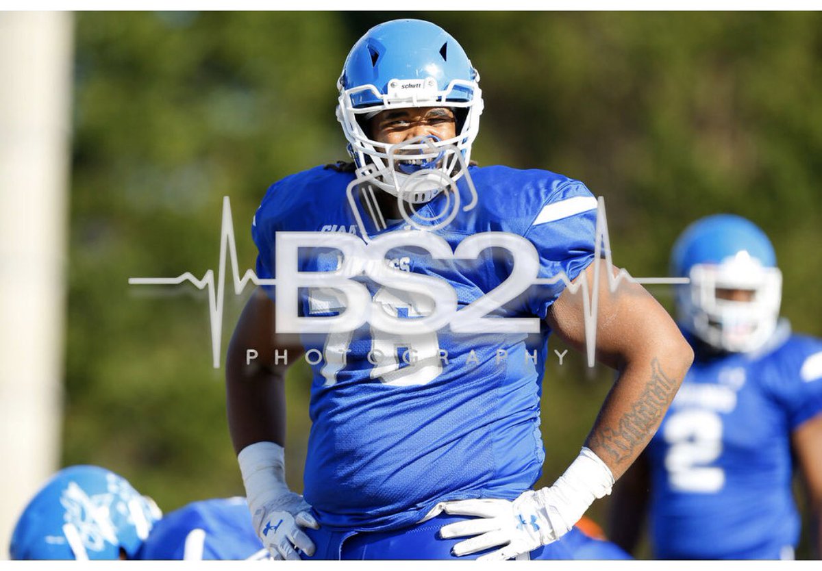 _JMF76's tweet photo. Last college game Today 💯 it’s been a tough journey but it’s been well appreciated.. I love my ECSU family ❤️🏈 https://t.co/q9pso8gUA2