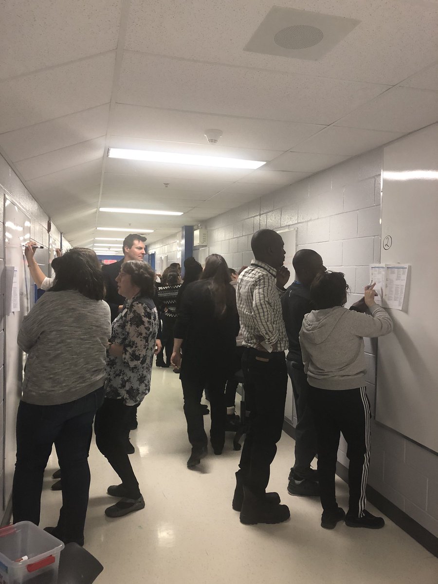stephcharron01's tweet photo. Une activité de « je remarque, je me demande » au sujet des éléments fondamentaux à l’école Séraphin-Marion #jpcepeo https://t.co/8ZhP1Q6eWC