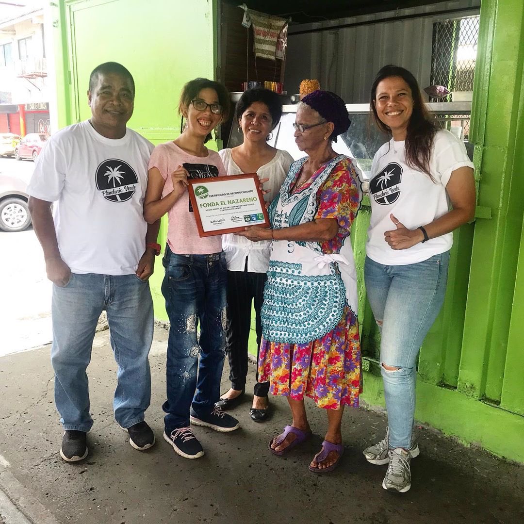 planetarioverde's tweet photo. Seguimos sumando ❤️ ¡Gracias Mami!  la fonda Nazareno es parte de esta gran misión ⚡️ Somos agentes de acción. Hoy es viernes de Mariscos 🙌
Pásate por calle 11 avenida del frente, no hay otra igual 💥
#superheroesenaccion #planetarioverde #sumamos❤ #planeta #colon #c3 #panama https://t.co/VkvEU0J3sP