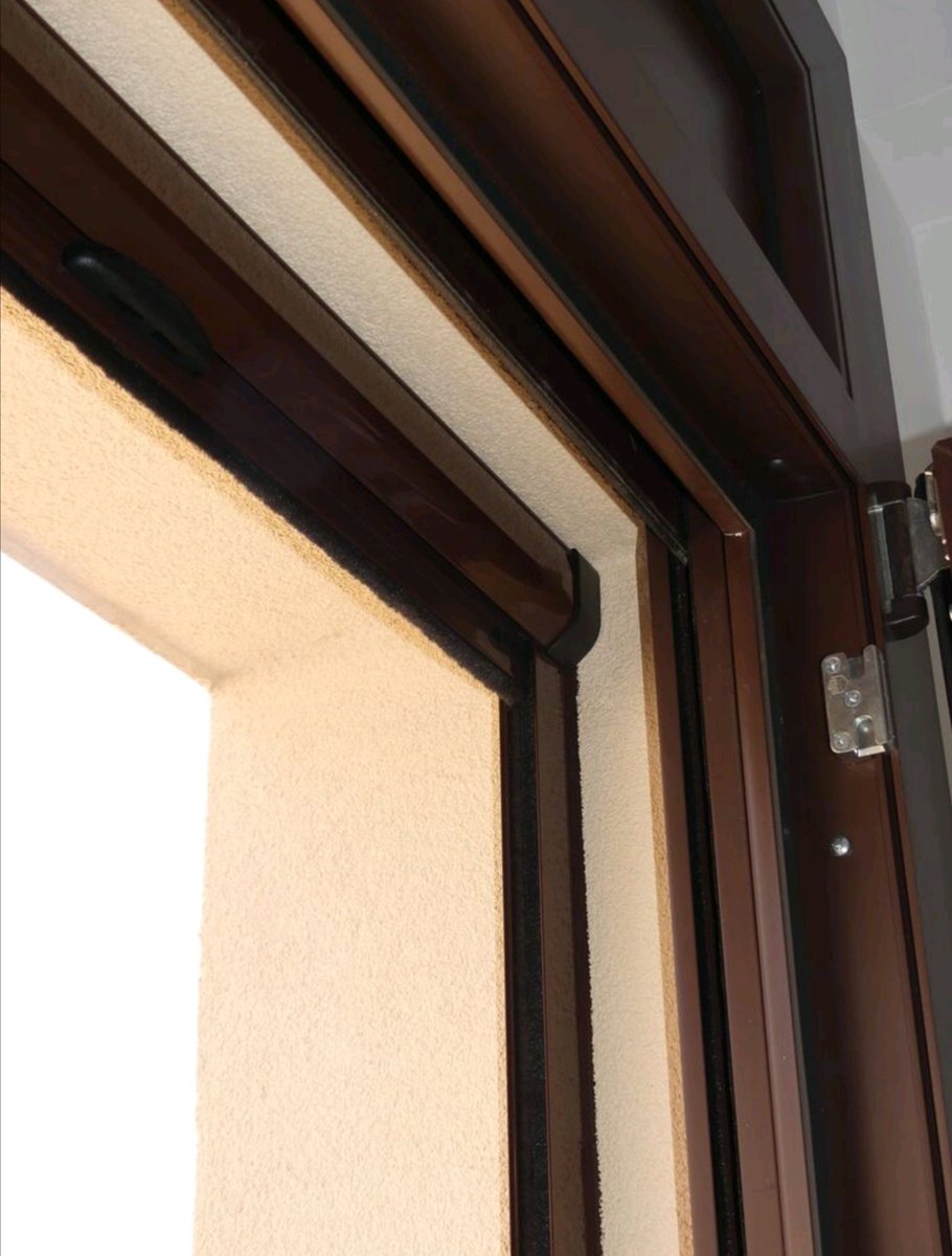 Obertures's tweet image. Obra nueva de PVC Kömmerling color 8017 Kolorten con herrajes de seguridad RC2 y acristalamiento laminado PS9.
Aislamiento y seguridad para tu hogar ✔️🔐
Obertures ⭐ ⭐ ⭐ ⭐ ⭐