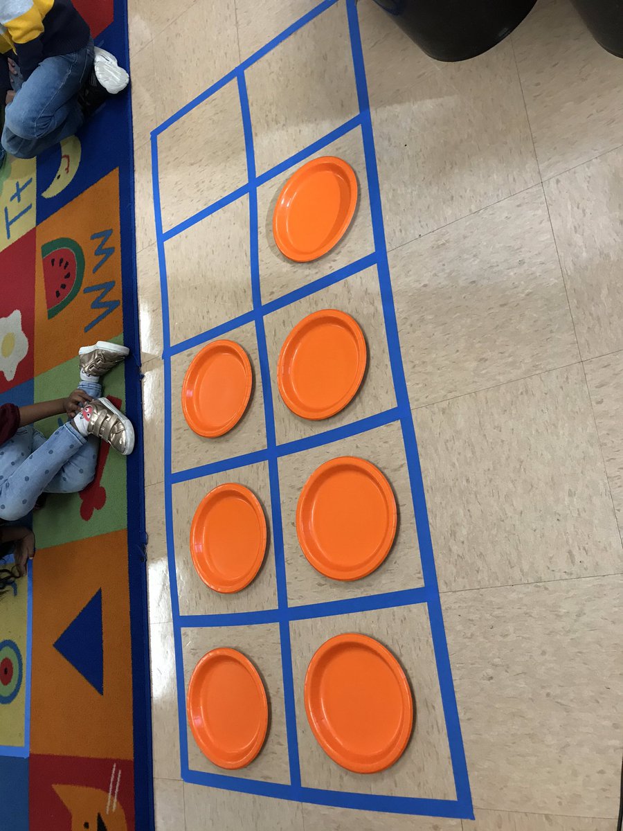 Deuces7Jr's tweet photo. And for math... a GIANT TEN FRAME #KTMroom6 @ktmagicmathlady https://t.co/vRCdz3s9sB