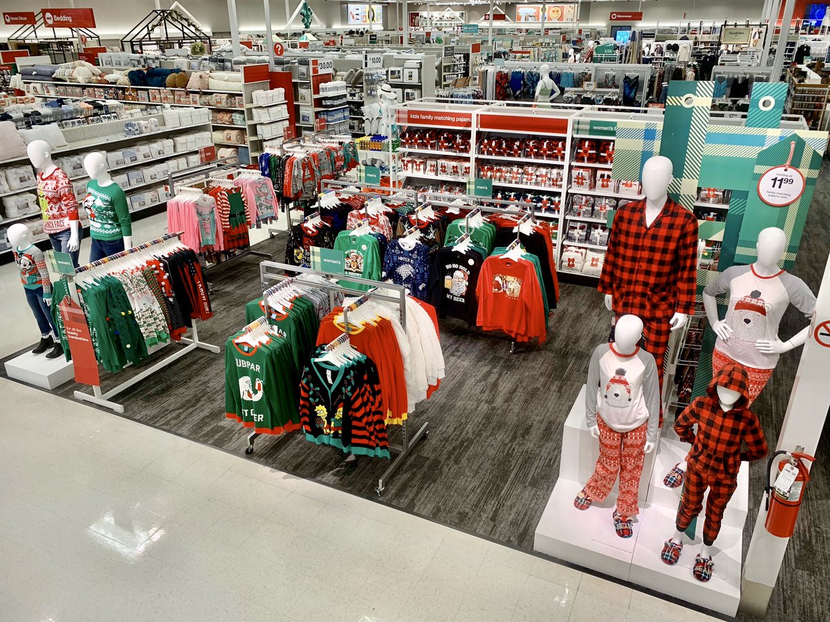 DrzymalaStephen's tweet image. Loving these #Holiday shops! 🎄🕎 #R300HolidayHeroes #clearwaterTarget #1820 #happyholidays from us! @alkanaan2209 @aldenkooken @VisualMiami @Cynthiagallo7 @CCasarez1