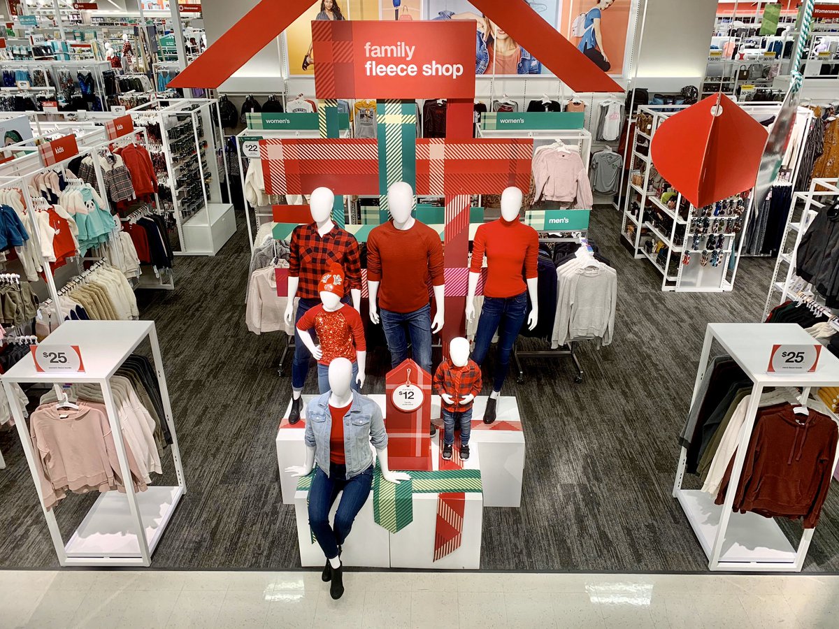 DrzymalaStephen's tweet image. Loving these #Holiday shops! 🎄🕎 #R300HolidayHeroes #clearwaterTarget #1820 #happyholidays from us! @alkanaan2209 @aldenkooken @VisualMiami @Cynthiagallo7 @CCasarez1