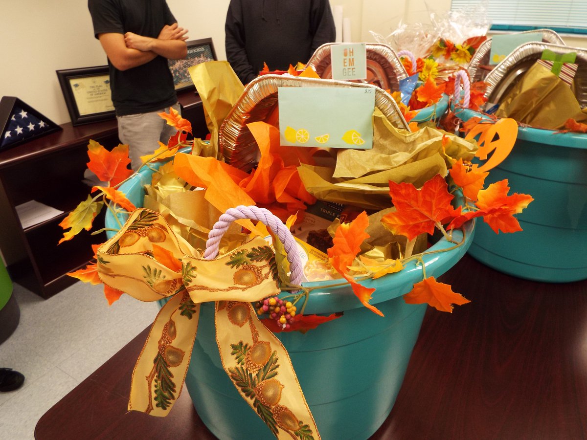 PineRidgeHS's tweet photo. We are grateful for the 21 Thanksgiving Basket that will be distributed to our PRHS Families in need. Thank you to the individuals and organizations/clubs for your contributions.
@prhs2020 @prhs2021 @2022prhs @prhs2023 https://t.co/yeW8SmiFZy