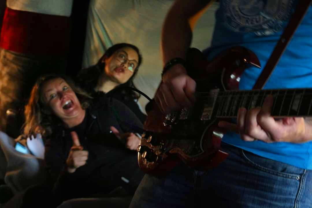 DrytownProject's tweet image. Un peu de sérieux ! Le concert à L' Orient Express #Caen, c'est demain soir ! 🎱  #drytown #girlsjustwannahavefun #enregistrementstudio #studiotelemaque #fresneylepuceux #calvados #normandie #rock #concert #orientexpresscaen #caen #drytownproject #drytown2019