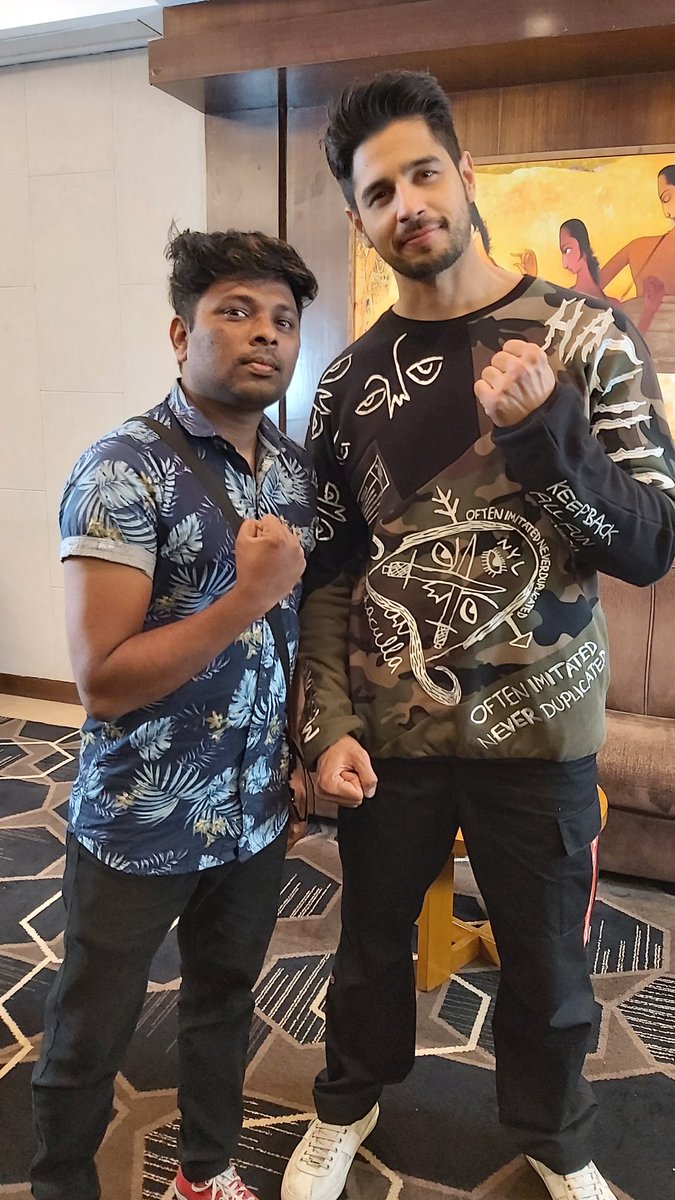 Main marunga marjayega dubara janam lenese dar jayega...

<a href="/SidMalhotra/">Sidharth Malhotra</a>  ❤

#marjava #SiddharthMalhotra #shooting #Trending #latestnews #BollywoodCelebs #viveksawantchoreograper