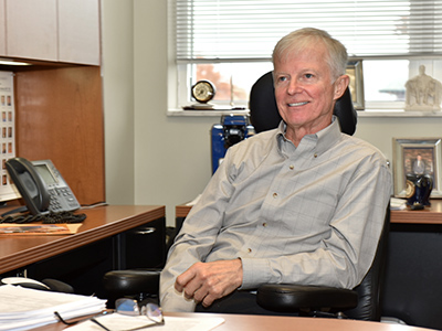Prominent ETSU Researcher Dr. Greg Ordway has been named the Quillen College of Medicine’s associate dean for research and graduate education.
oupub.etsu.edu/news/2019/11-n… 

Don't forget about ongoing upgrades to Windows 10 for faculty. (See our previous tweet for more information)