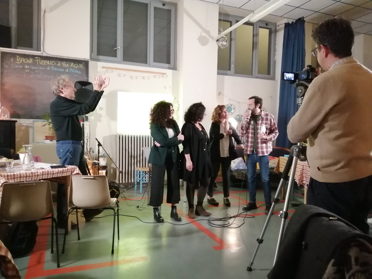 tavolodelriuso's tweet photo. Si riparte col #riuso! Terzo aperitivo #spritzforfuture questa sera ai bagni municipali di via Agliè a #Torino dove si parla di abiti e tessuti #economiacircolare #sartoria @Ecodallecitta https://t.co/l2GkT2Khc3