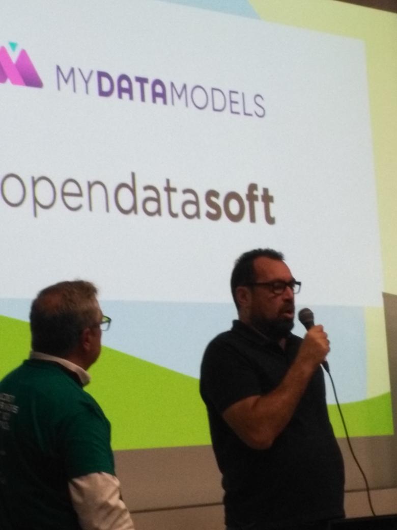 MalbrancqC's tweet photo. Machine learning supervisé présenté par @MyDataModels avec son logiciel TADA.
Les participants pourront jouer avec les jeux de data et le logiciel. https://t.co/1BLRHbaFFx