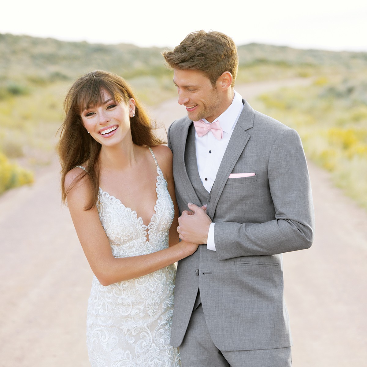 🖤A highly requested suit color right now is Grey!  This color compliments any wedding pallet and looks so sharp.  We also have a darker Grey available!🖤
#onlinesuitrentals #tuxedorentals #suitrental #wedding #shesaidyes #gettingmarried #handsome #lookinggood #malmrosebridal