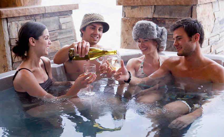 Een trend die ook dit jaar sterk doorzet is wellness op je wintersportadres. In de veel grotere wintersportplaatsen vind je al gespecialiseerde enige tijd wellnesscentra. Maar hoe gaaf is het als je dat in je eigen accommodatie… wintersportnieuwsbrief.nl/wintersport-me…