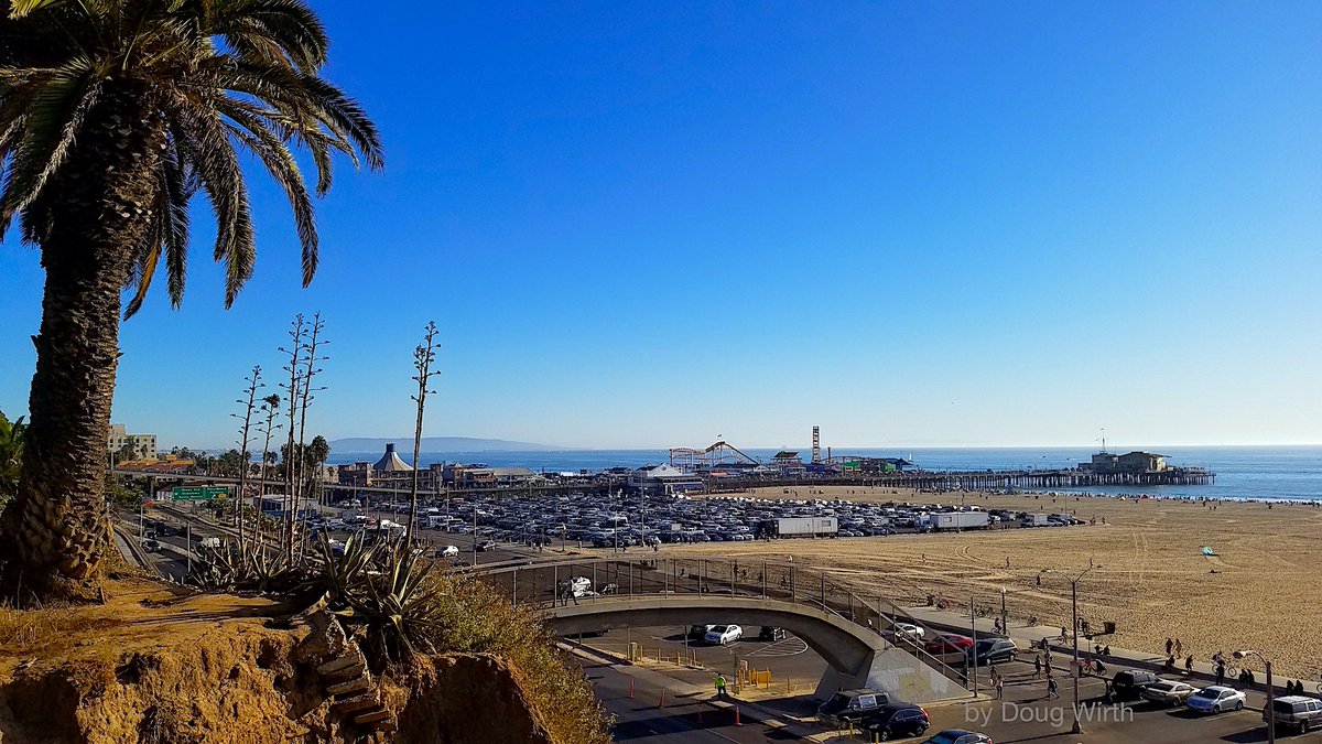 WirthPictures's tweet photo. Some views of the @SantaMonicaPier

#pier #ocean #beach #boardwalk #sand #surf #sky #pacific #landscape #palmtrees #palms #westcoast #amusementpark #ferriswheel #rollercoaster #photography #AFM2019 https://t.co/MMpMS9QbSx