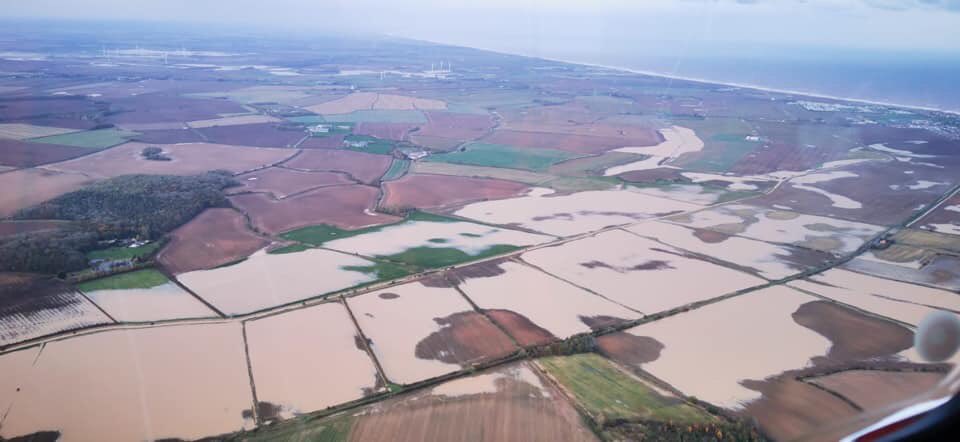 HarryConner1's tweet photo. The main drain running from our land upto Winestead drain , absolutely unreal , in three generations of us non of us have ever seen anything quite like it! Land totally and interest ruined , I darent think about the wildlife harmed 😫@EnvAgency https://t.co/TbxOAY8IaD