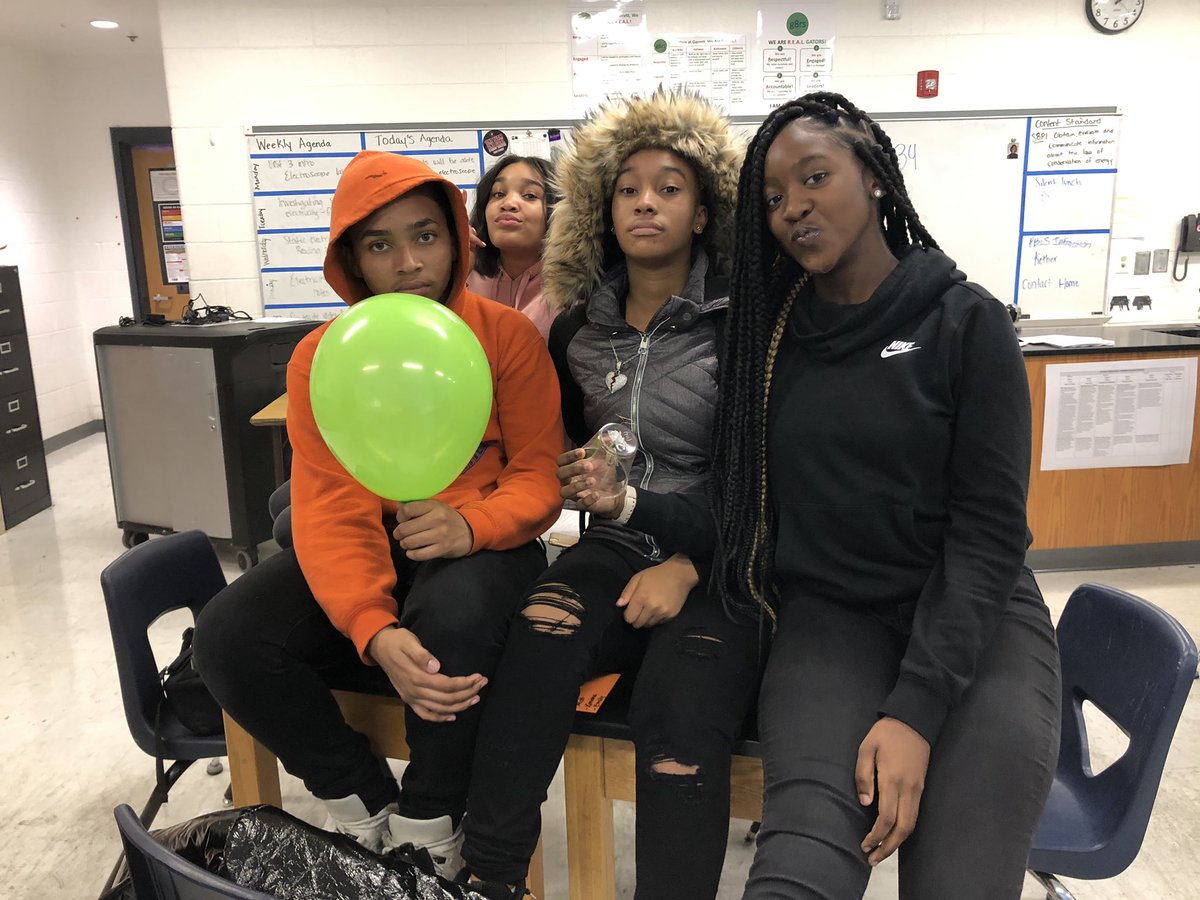 ms_kappen's tweet photo. This week has been all about electricity! While it doesn’t look like much, this electroscope helped students discover the electric force.  @GarrettMSGators @cobbscience #handsonlearning #inquiry https://t.co/XXjNcP307O
