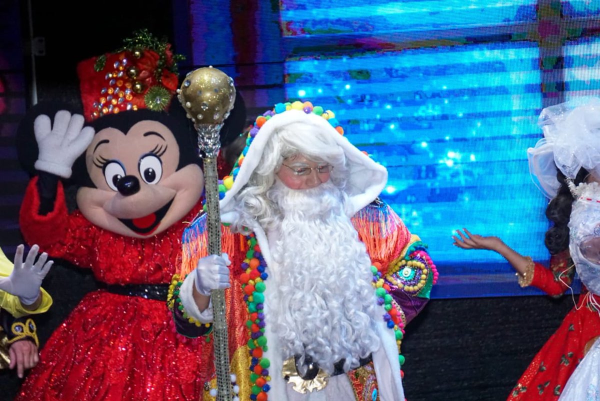 AlcaldiaHiguey's tweet photo. #SantaClaus llegó al parque #alegrenavidad #AlcaldíaHigüey https://t.co/NhKsmMzZCr