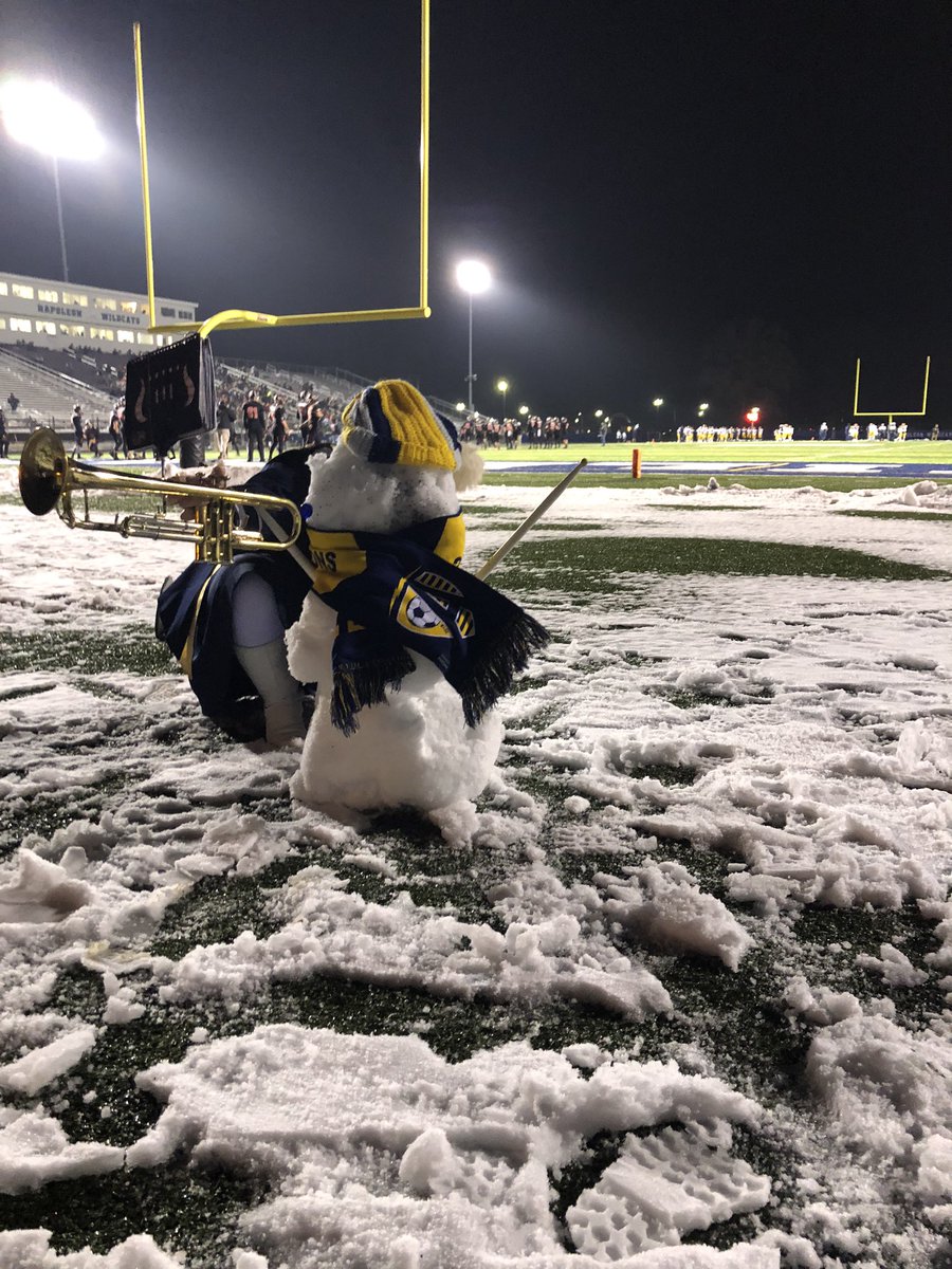 AHSMarching's tweet photo. Ready to cheer our streaks onto victory https://t.co/q0CRcYiF58