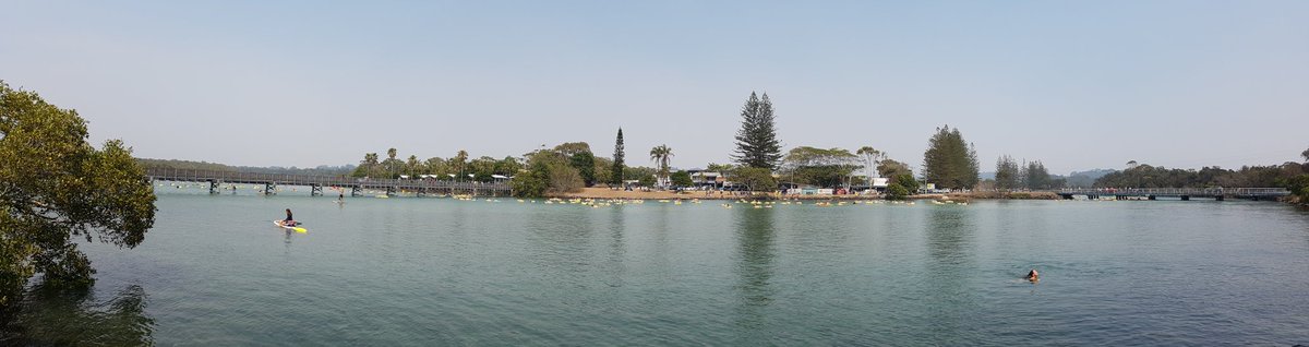 JoEdneyAU's tweet image. Anyone for a donut? #BrunswickHeads #donutfloat