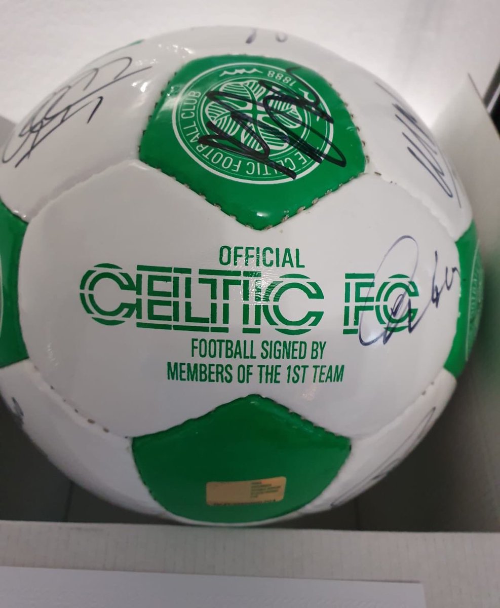 boxertoye's tweet photo. What about a nice Squad signed ball also just bid away untill tomorrow evening at 9pm , if you want a personal message on it il get it HH 🍀💚 https://t.co/tNB8rehASj