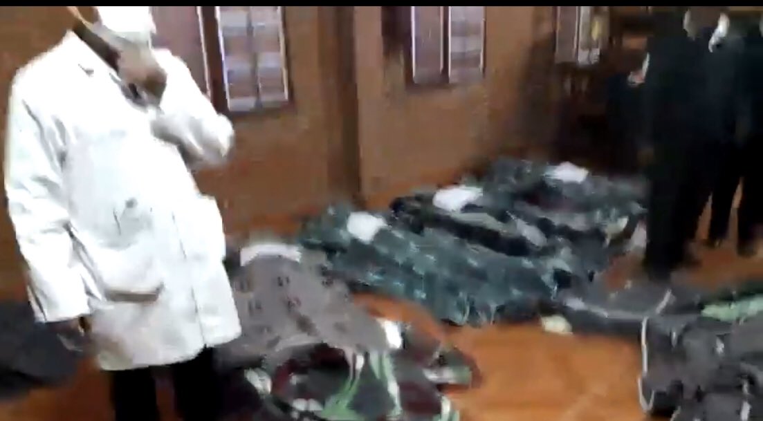 raffi_too's tweet photo. #BoliviaGolpeDeEstado 
#BoliviaResiste 
#EvoTieneQueVolver
Masacre al pueblo Boliviano en Cochabamba, al menos van 5 muertos. https://t.co/CSK4RXV5GF